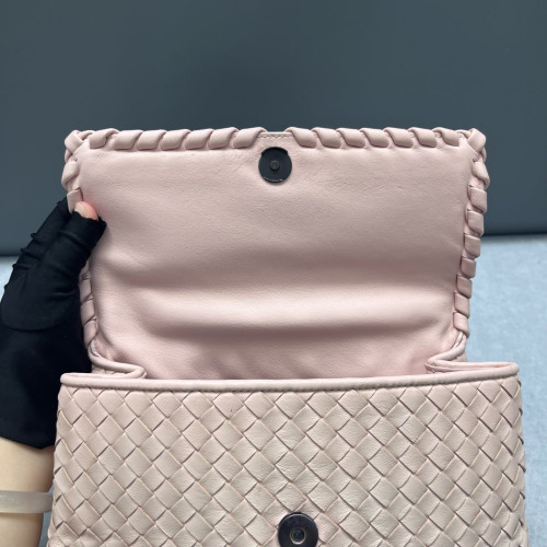 Bottega Veneta Medium Olimpia Shoulder Bag Calfskin Intrecciato Pink Bottega Veneta Medium Olimpia Shoulder Bag Calfskin Intrecciato Pink