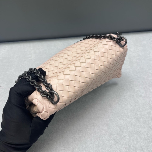 Bottega Veneta Medium Olimpia Shoulder Bag Calfskin Intrecciato Pink Bottega Veneta Medium Olimpia Shoulder Bag Calfskin Intrecciato Pink