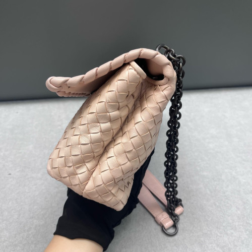 Bottega Veneta Medium Olimpia Shoulder Bag Calfskin Intrecciato Pink Bottega Veneta Medium Olimpia Shoulder Bag Calfskin Intrecciato Pink