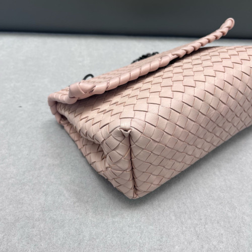 Bottega Veneta Medium Olimpia Shoulder Bag Calfskin Intrecciato Pink Bottega Veneta Medium Olimpia Shoulder Bag Calfskin Intrecciato Pink