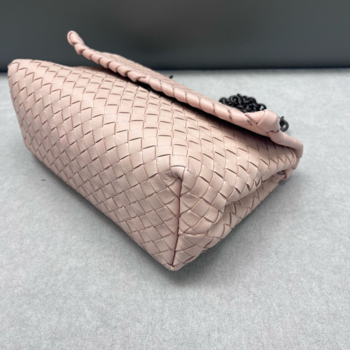 Bottega Veneta Medium Olimpia Shoulder Bag Calfskin Intrecciato Pink Bottega Veneta Medium Olimpia Shoulder Bag Calfskin Intrecciato Pink
