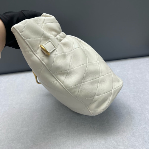 Yves Saint Laurent Le Maillon Bucket Bag Lambskin White Yves Saint Laurent Le Maillon Bucket Bag Lambskin White