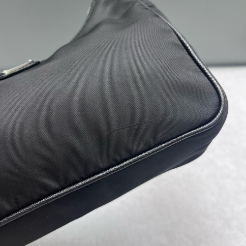 Prada Re-Edition 2005 Shoulder Bag Nylon Black