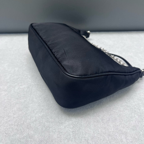Prada Re-Edition 2005 Shoulder Bag Nylon Black