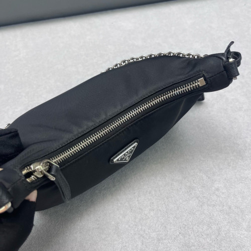 Prada Re-Edition 2005 Shoulder Bag Nylon Black