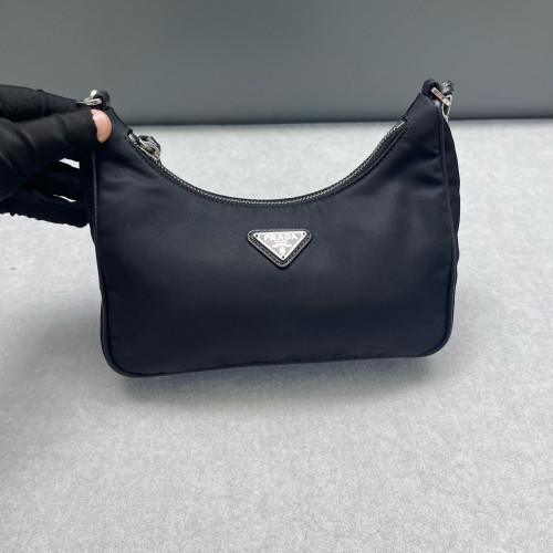 Prada Re-Edition 2005 Shoulder Bag Nylon Black