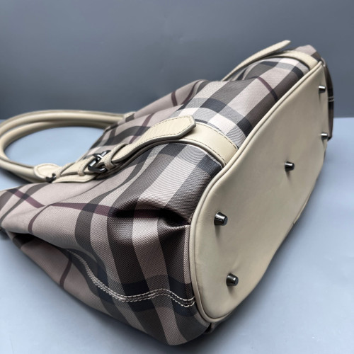 Burberry Tote Bag House Check Calfskin Beige Black Burgundy