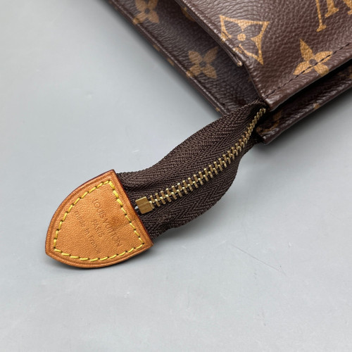 Louis Vuitton Toiletry Pouch 26 Monogram Brown