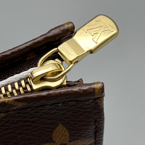 Louis Vuitton Toiletry Pouch 15 Monogram Brown