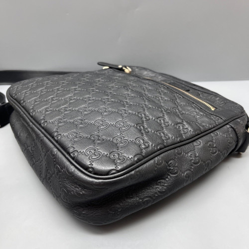 Gucci Messenger Guccissima Black