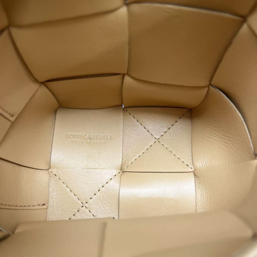 Bottega Veneta Small Cassette Bucket Calfskin Intrecciato Beige