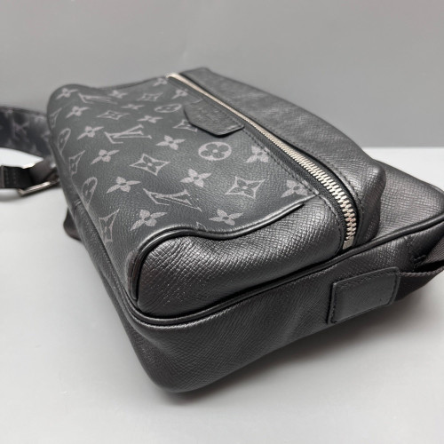 Louis Vuitton Outdoor Messenger GM Monogram Eclipse Black