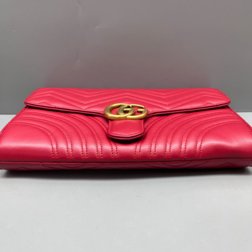 Gucci Clutch Calfskin Red
