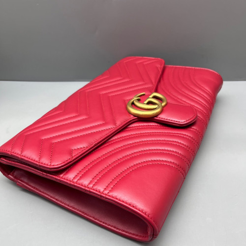 Gucci Clutch Calfskin Red
