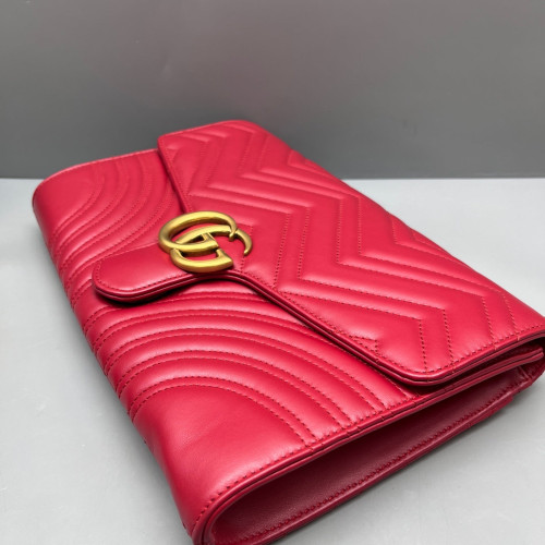 Gucci Clutch Calfskin Red