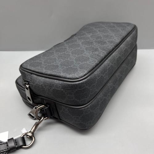 Gucci Clutch GG Supreme Monogram Black