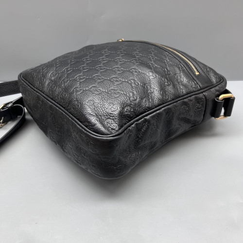 Gucci Messenger Guccissima Black