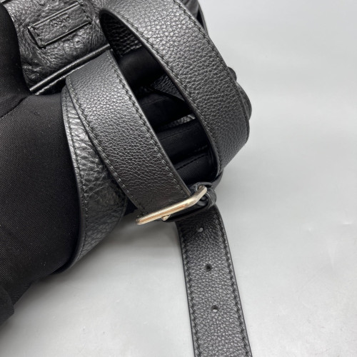 Gucci Messenger Guccissima Black