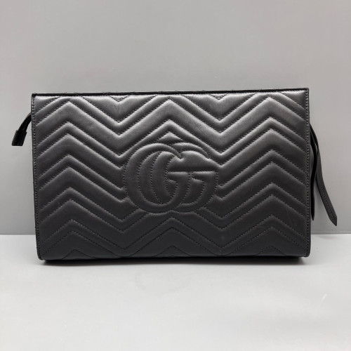 Gucci Chevron Clutch Calfskin Black