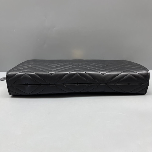 Gucci Chevron Clutch Calfskin Black