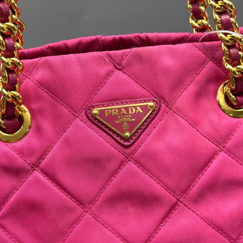 Prada Re-Edition 1995 Chaine Tote Tessuto Nylon Rose