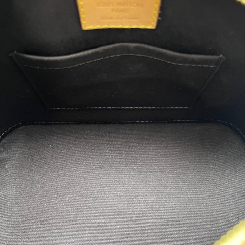 Louis Vuitton Alma BB Vernis Amarante
