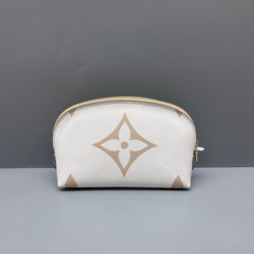 Louis Vuitton Cosmetic Pouch Reverse Monogram Giant White