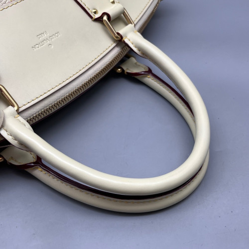 Louis Vuitton Suhali Lockit MM Calfskin White