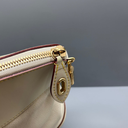 Louis Vuitton Suhali Lockit MM Calfskin White