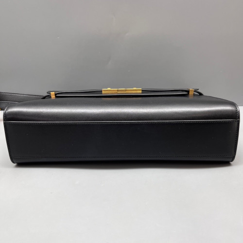 Yves Saint Laurent Medium Manhattan Shoulder Bag Smooth Calfskin Black