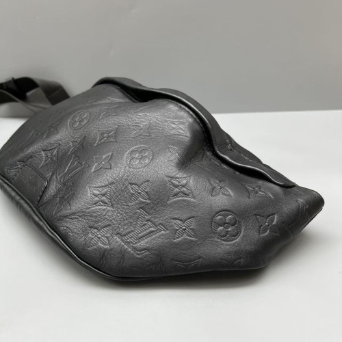 Louis Vuitton Discovery Bumbag Monogram Shadow Black Louis Vuitton Discovery Bumbag Monogram Shadow Black