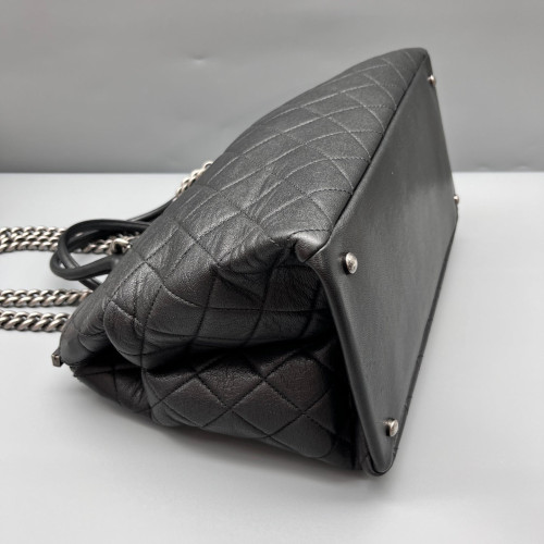 Chanel Quilted Tote Bag Calfskin Black