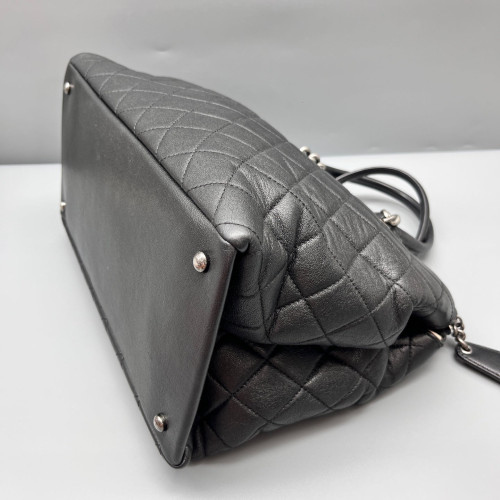 Chanel Quilted Tote Bag Calfskin Black