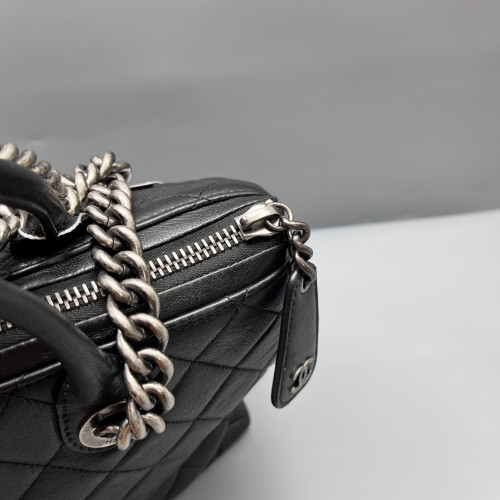Chanel Quilted Tote Bag Calfskin Black