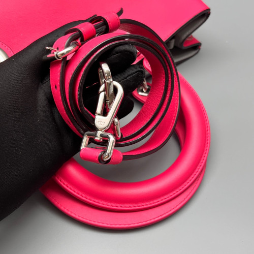 Dior Medium Diorissimo Tote Calfskin Fuchsia