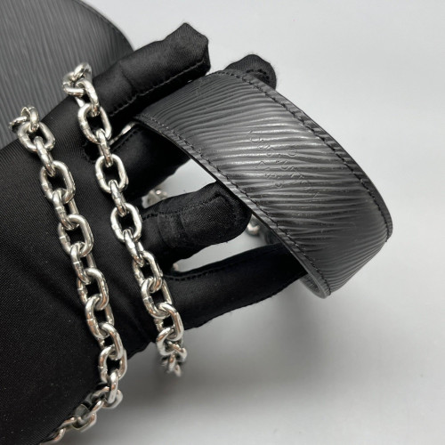Louis Vuitton Twist MM Epi Black Louis Vuitton Twist MM Epi Black