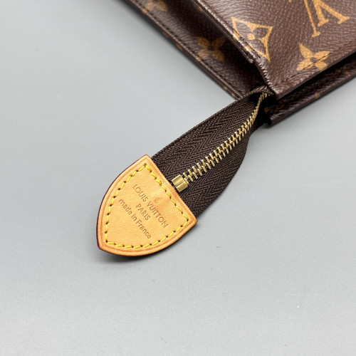 Louis Vuitton Toiletry Pouch 26 Monogram Brown