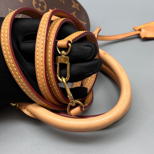 Louis Vuitton Alma BB Monogram Brown