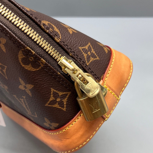 Louis Vuitton Alma BB Monogram Brown