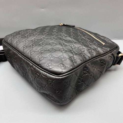 Gucci Messenger Guccissima Black