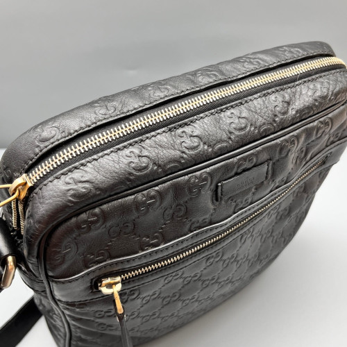 Gucci Messenger Guccissima Black