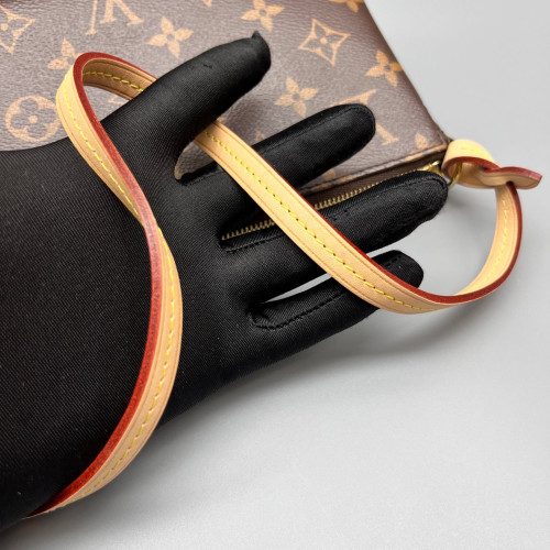 Louis Vuitton Pochette Accessories 22 Monogram Brown