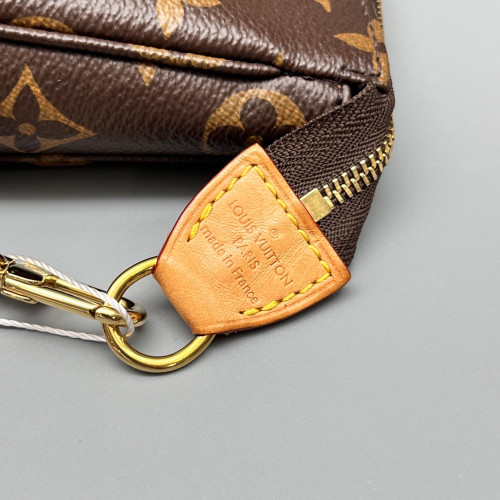 Louis Vuitton Pochette Accessories 22 Monogram Brown
