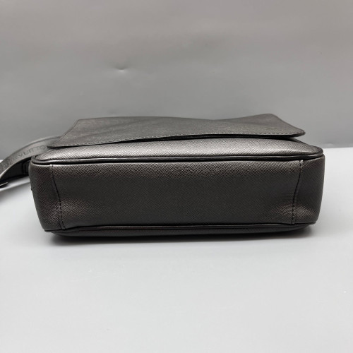 Louis Vuitton Messenger Calfskin Grey