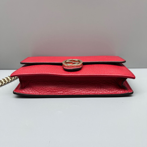 Gucci Interlocking G Chain Wallet Grained Calfskin Red