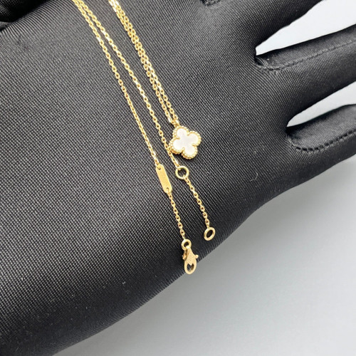 Van Cleef & Arpels Sweet Alhambra Pendant Necklace White Mother Of Pearl 18K Gold White