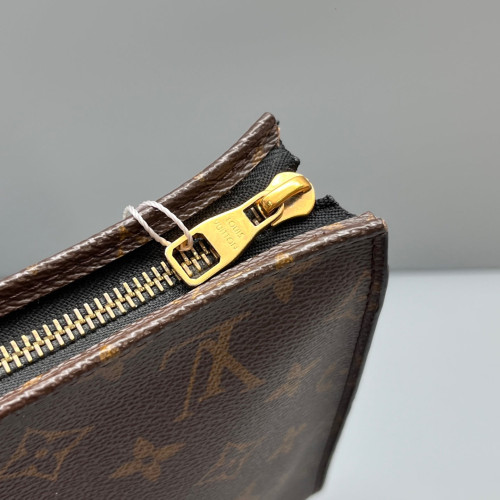 Louis Vuitton Toiletry Pouch 26 Monogram Brown