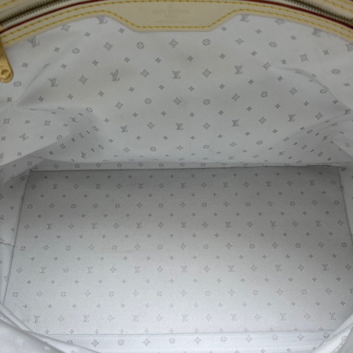 Louis Vuitton Suhali Lockit MM Calfskin White