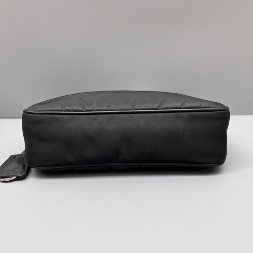 Prada Re-Edition 2005 Shoulder Bag Tessuto Nylon Black