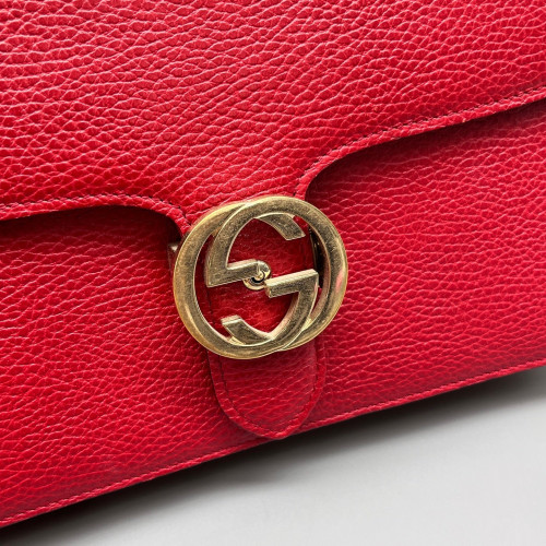 Gucci Medium Interlocking G Shoulder Bag Grained Calfskin Red